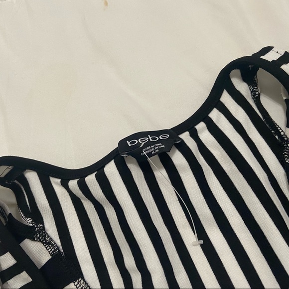 BEBE nwot striped chevron b&w tank top with zipper - Picture 2 of 7